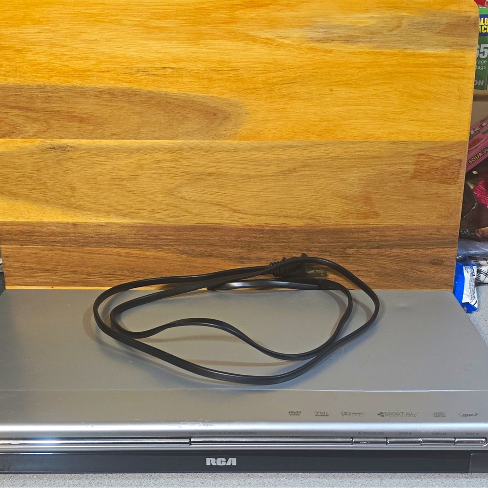 RCA DRC225NTV DVD Player Silver Dolby Digital MP3 CD Video CD Tested 7/31